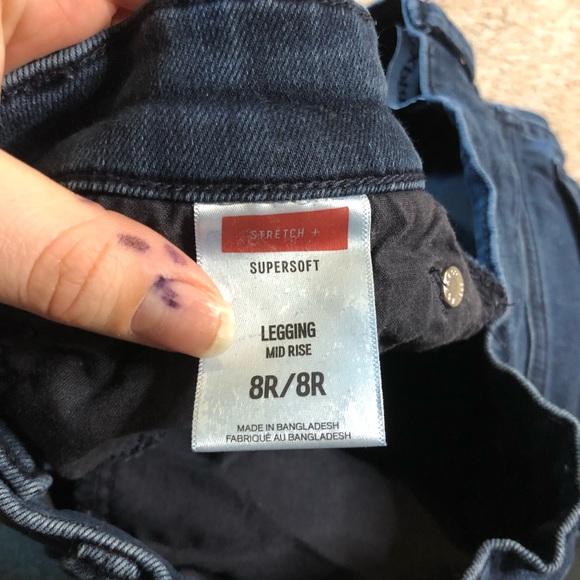 Express Supersoft Mid-Rise Leggings Dark Wash Jeans Size 8 - Picture 3 of 6
